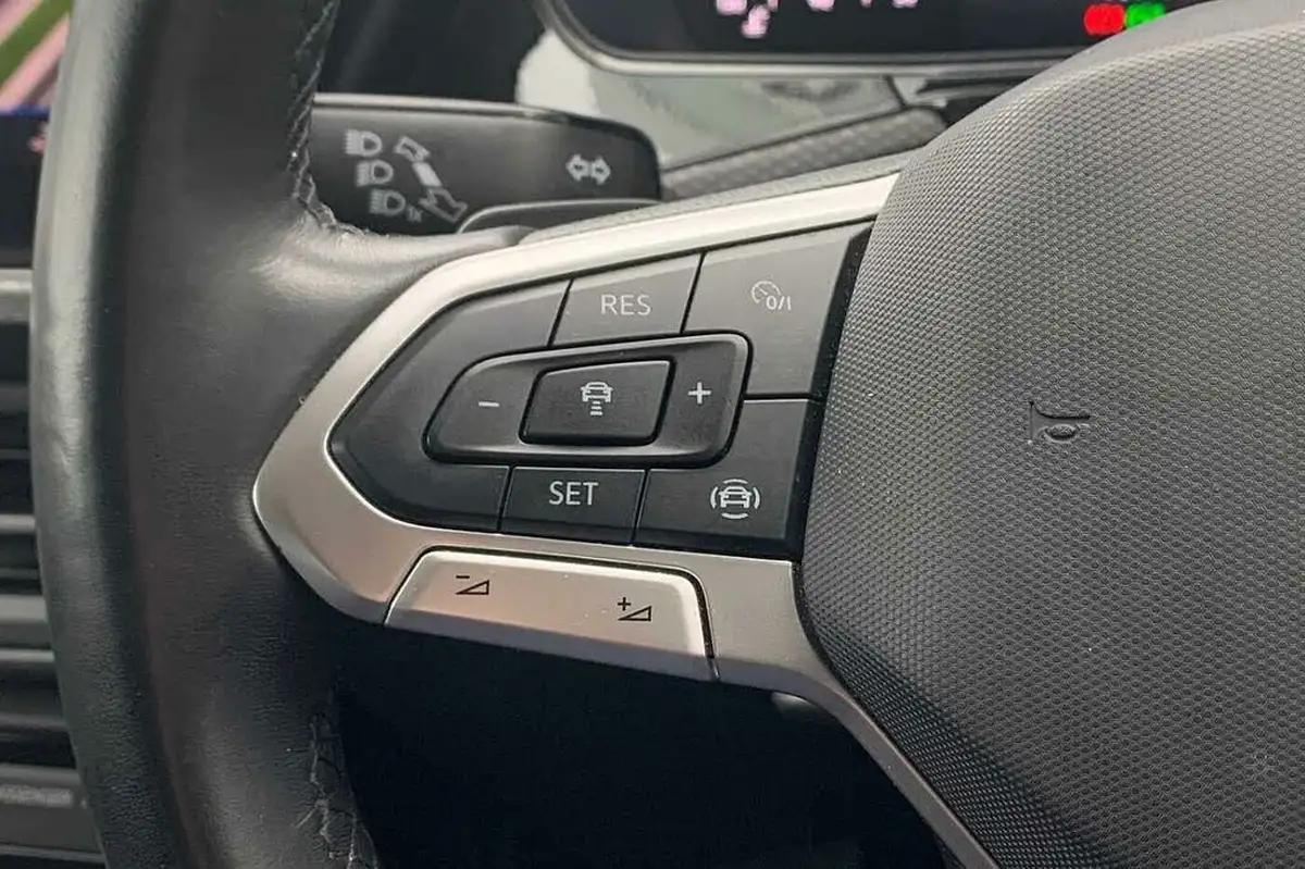 2022-volkswagen-t-cross-10-tsi-se-110ps-dsg-big-13