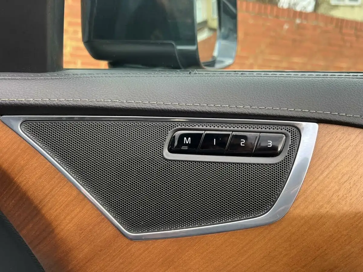 2018-volvo-xc90-20-t8-inscription-pro-384bhp-awd-twin-engine-big-53
