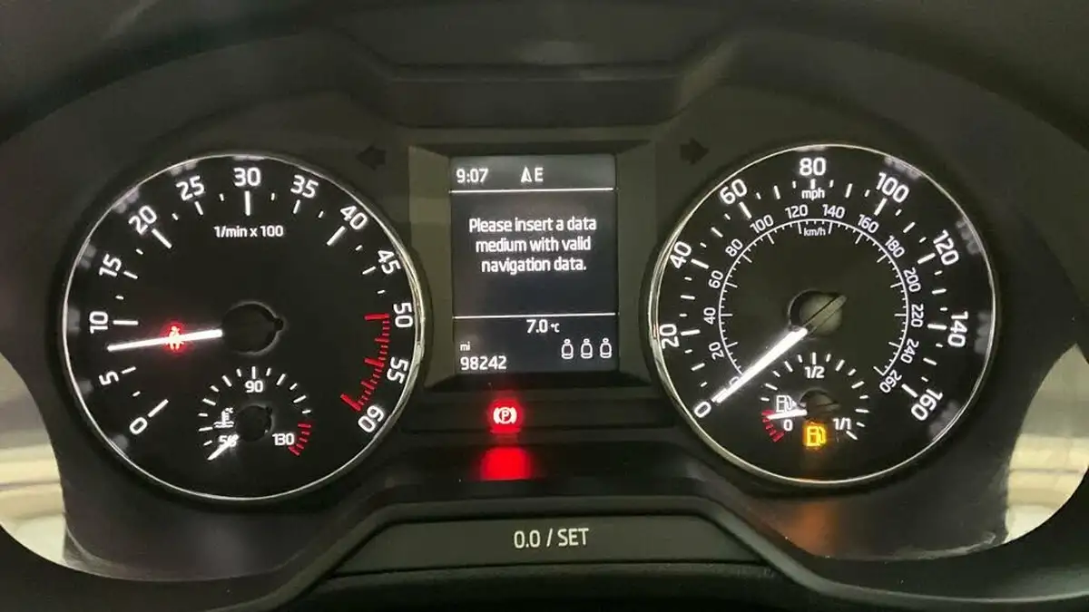 2016-skoda-octavia-16tdi-se-sport-hatchback-big-5