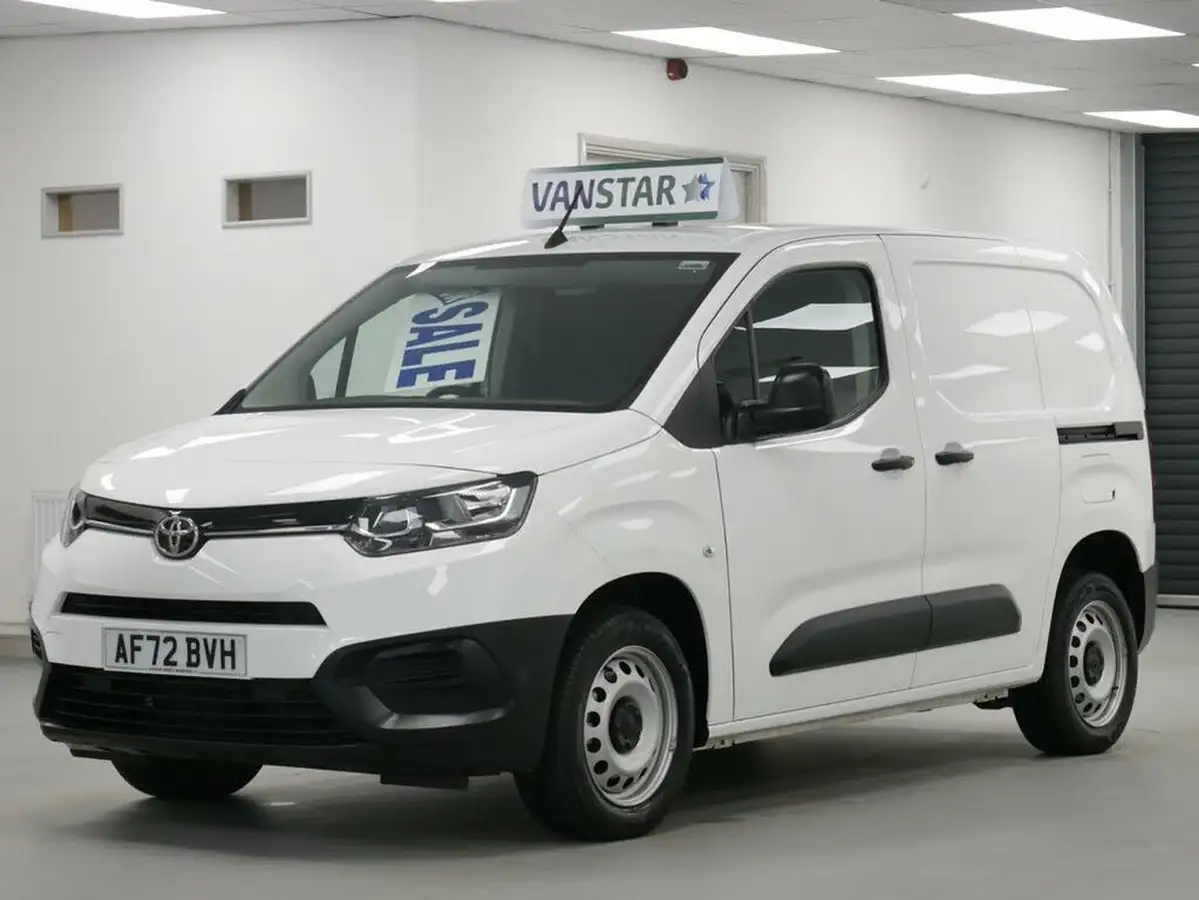 2022-toyota-proace-city-15d-active-big-1