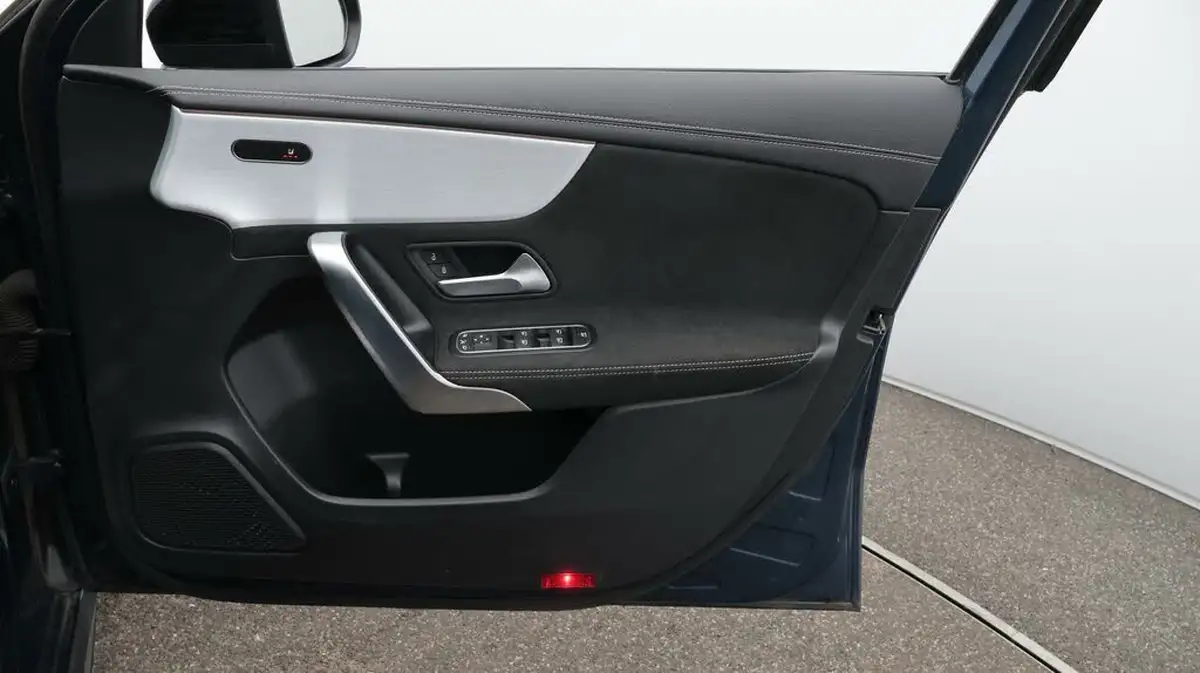 2022-mercedes-benz-a-class-13-a200-amg-line-executive-edition-hatchback-5d-7g-dct-big-15