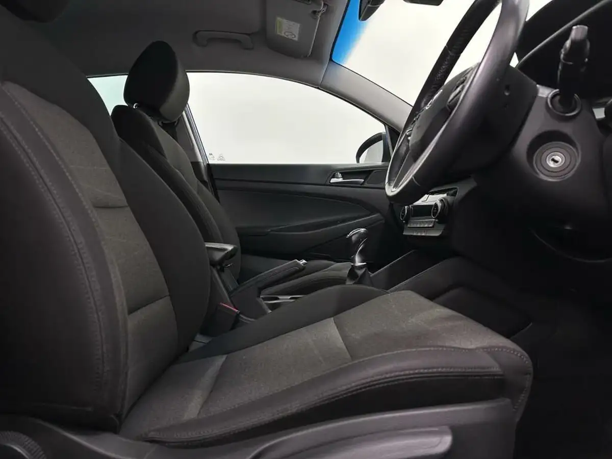 2018-hyundai-tucson-16-gdi-se-nav-big-27