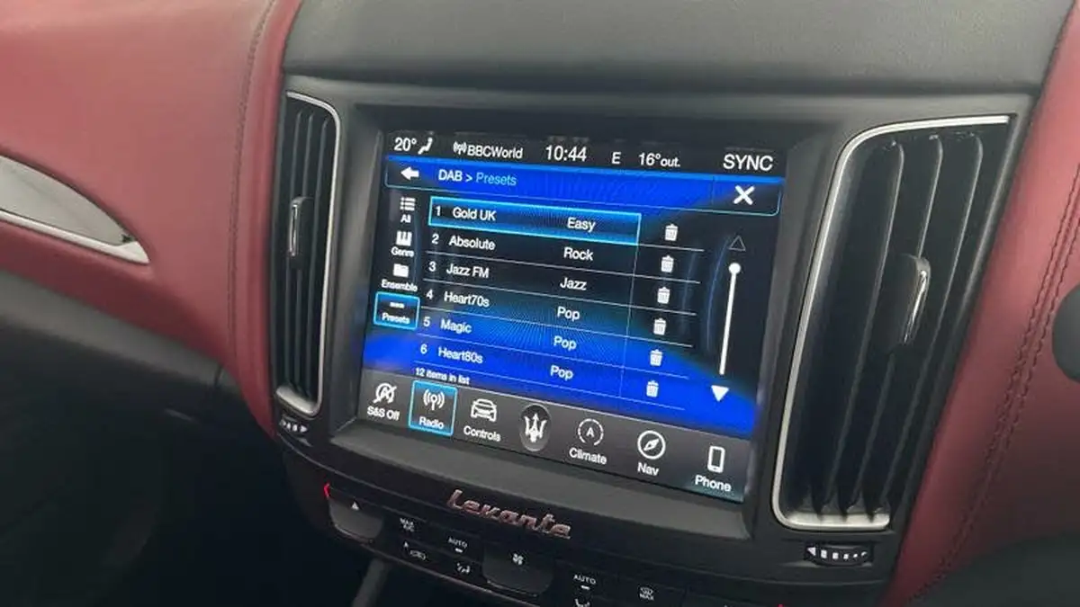 2020-maserati-levante-30-gransport-big-51