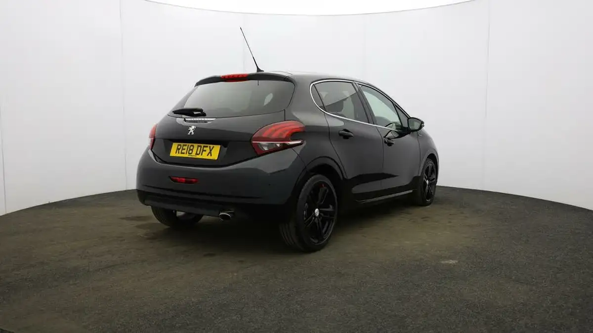 2017-peugeot-208-12-puretech-gt-line-5d-big-6