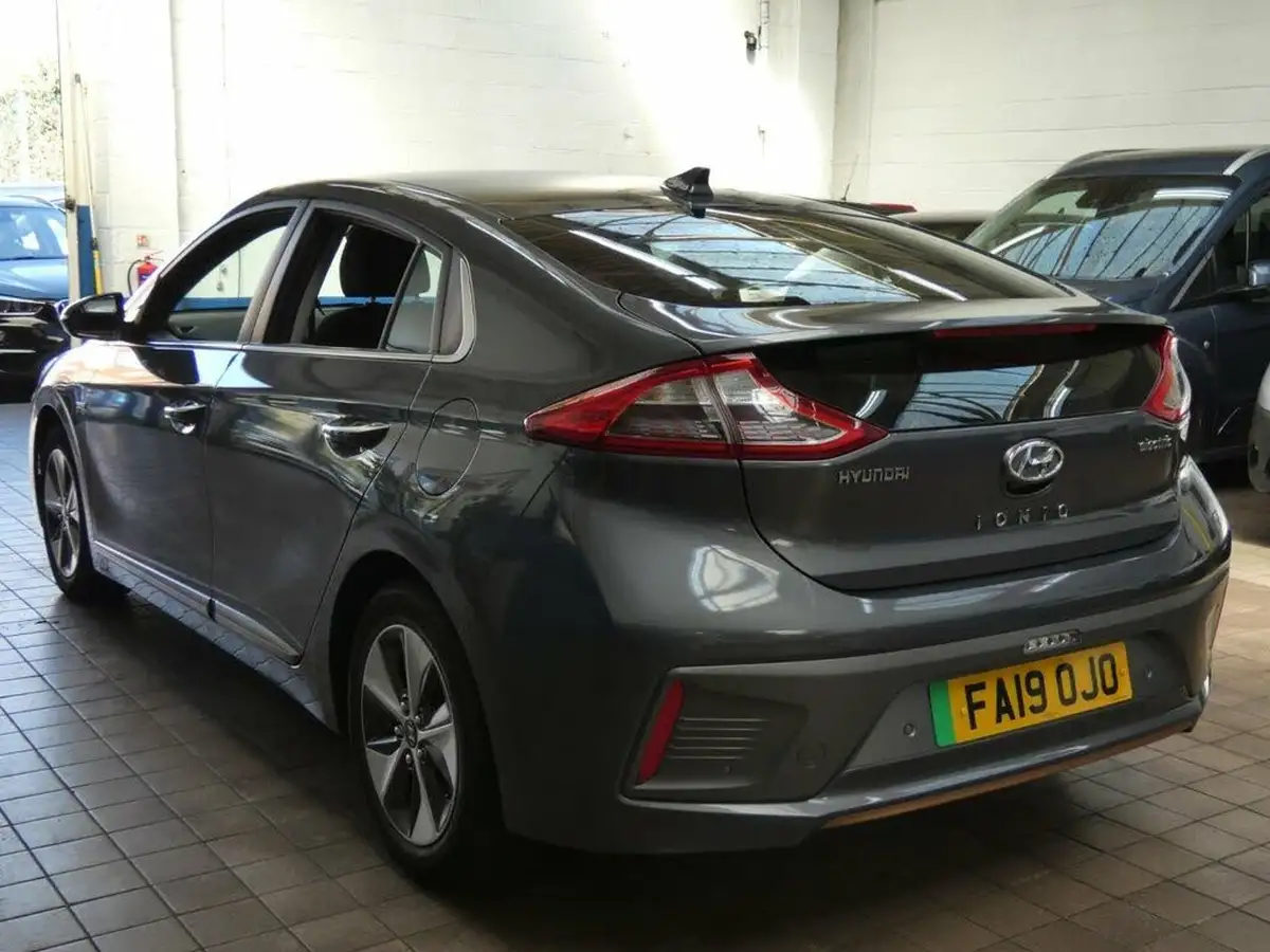 2019-hyundai-ioniq-e-premium-electric-88kw-big-17