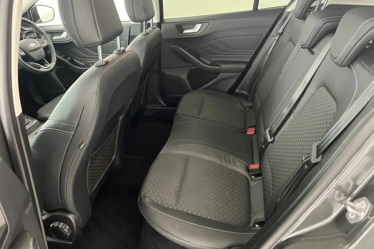 2019-ford-focus-10t-titanium-x-hatchback-big-16