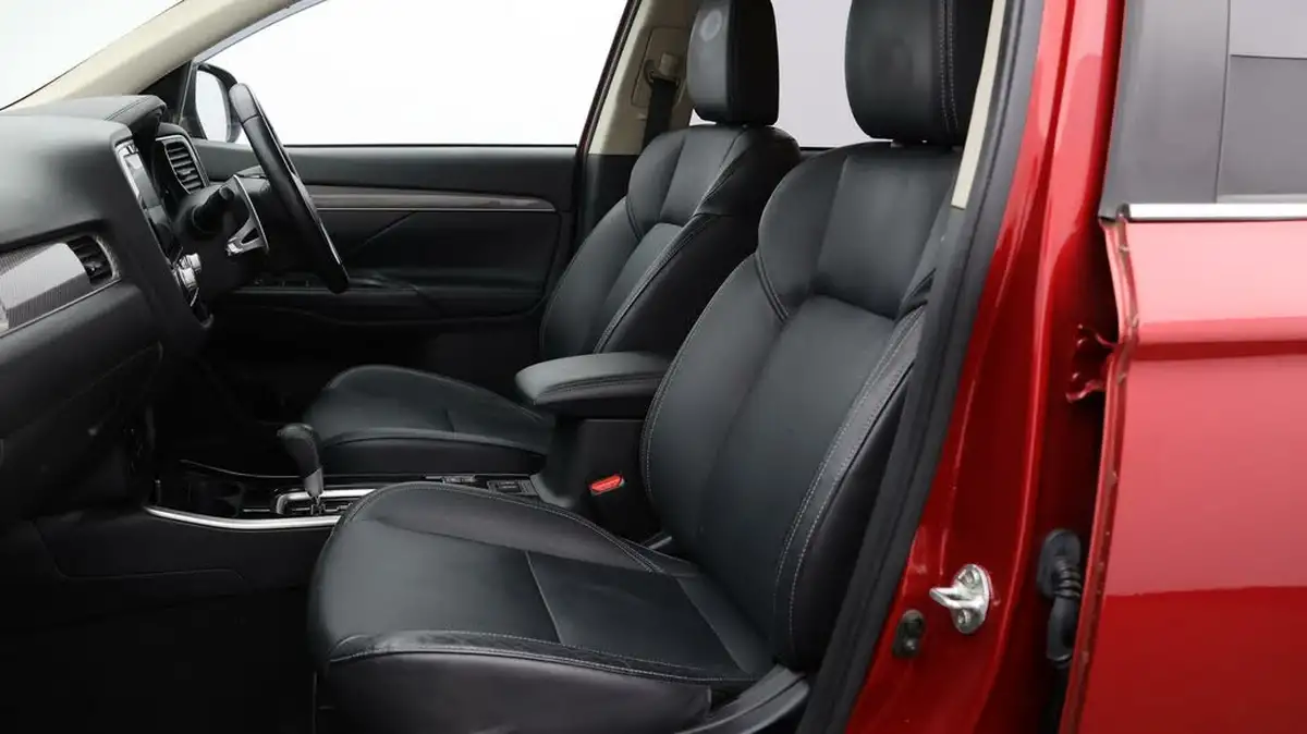 2020-mitsubishi-outlander-20-exceed-big-13