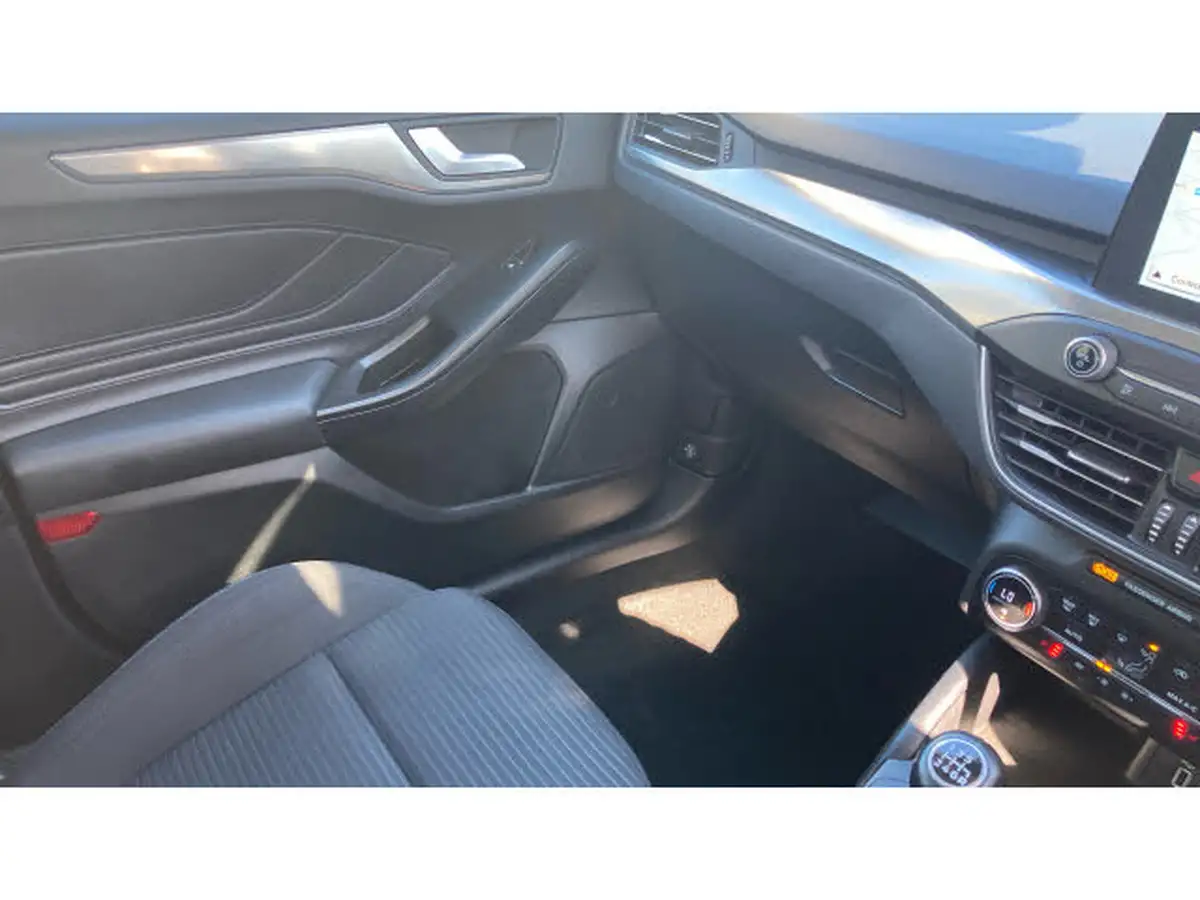 2018-ford-focus-big-40