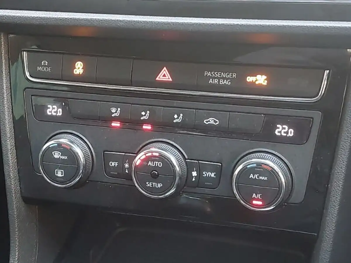 2017-seat-leon-14-tsi-fr-technology-estate-5d-big-13