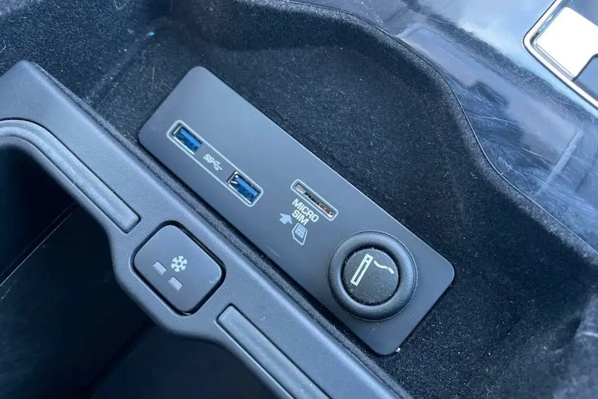 2019-land-rover-range-rover-20-p400e-autobiography-big-56