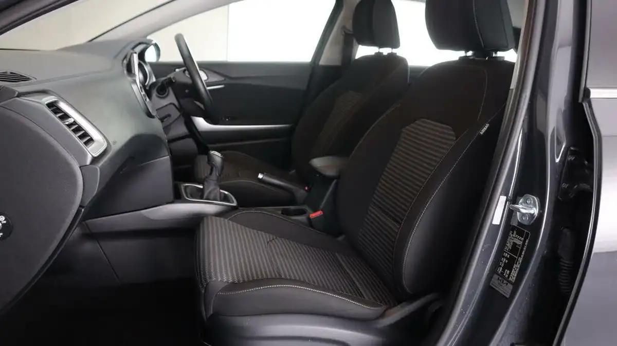 2023-kia-ceed-15-t-gdi-2-158bhp-non-adap-hatchback-big-13