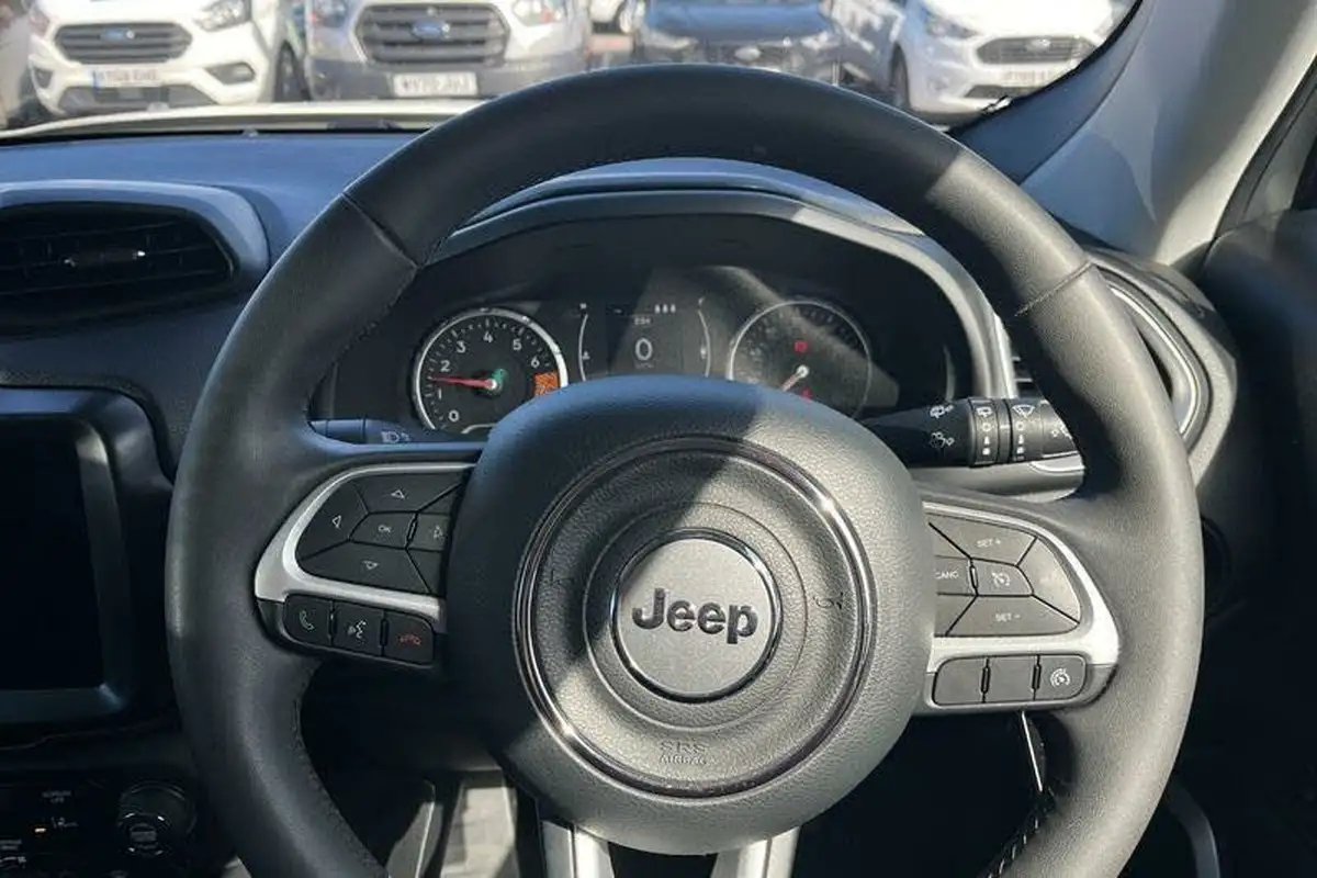 2019-jeep-renegade-10-gse-longitude-big-11