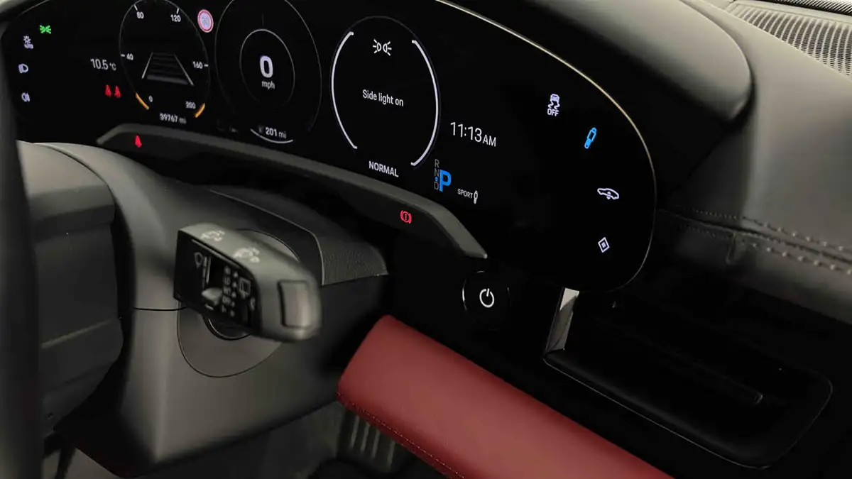 2022-porsche-taycan-e-4s-cross-turismo-big-30