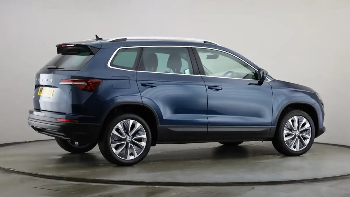2023-skoda-karoq-15-tsi-se-l-big-11