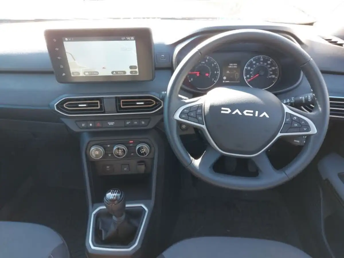 2024-dacia-sandero-stepway-10-tce-extreme-90bhp-big-6