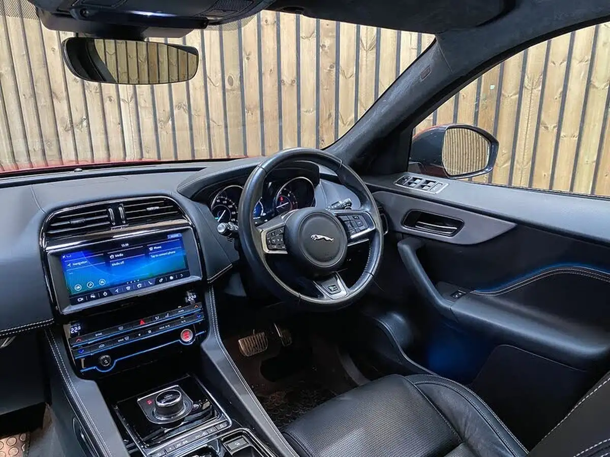 2019-jaguar-f-pace-20-i4d-r-sport-180ps-ss-auto-big-2