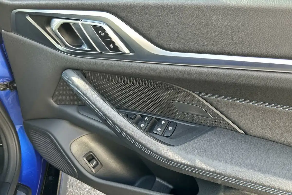2023-bmw-i4-e-edrive40-m-sport-big-43