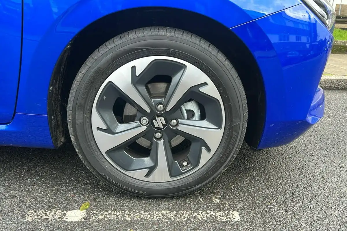 2024-suzuki-swift-12-ultra-cvt-big-7