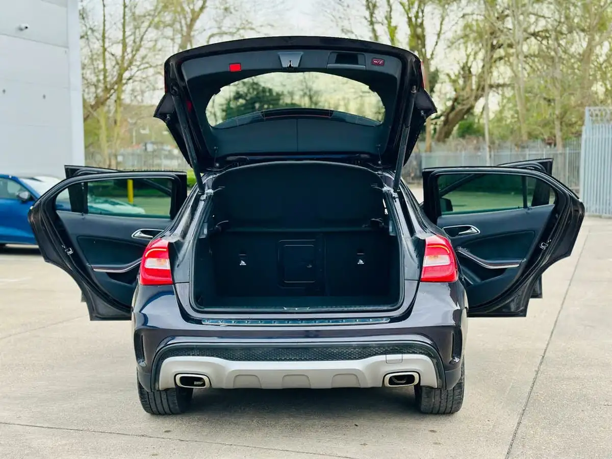 2015-mercedes-benz-gla-class-21d-gla-200d-amg-line-ss-big-10