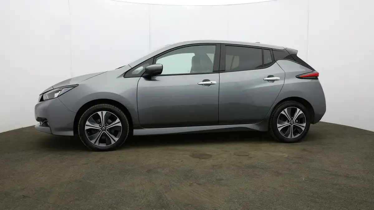 2021-nissan-leaf-e-e-tekna-big-25