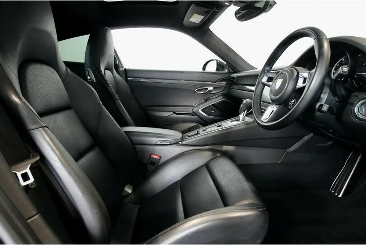 2016-porsche-911-38-turbo-s-coupe-big-10