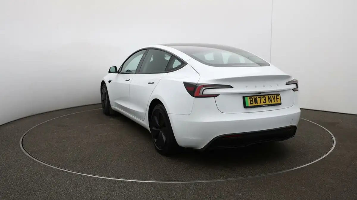 2024-tesla-model-3-e-rwd-big-52
