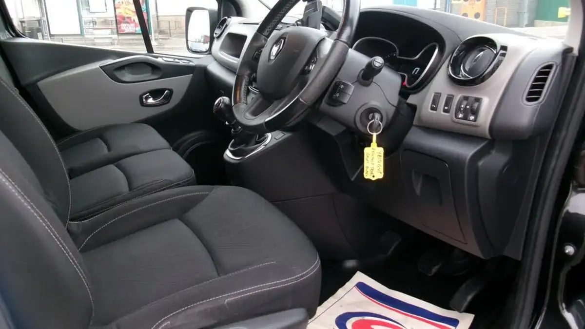 2019-renault-trafic-16dci-sl27-125-sport-nav-energy-125-e6-panel-van-big-2