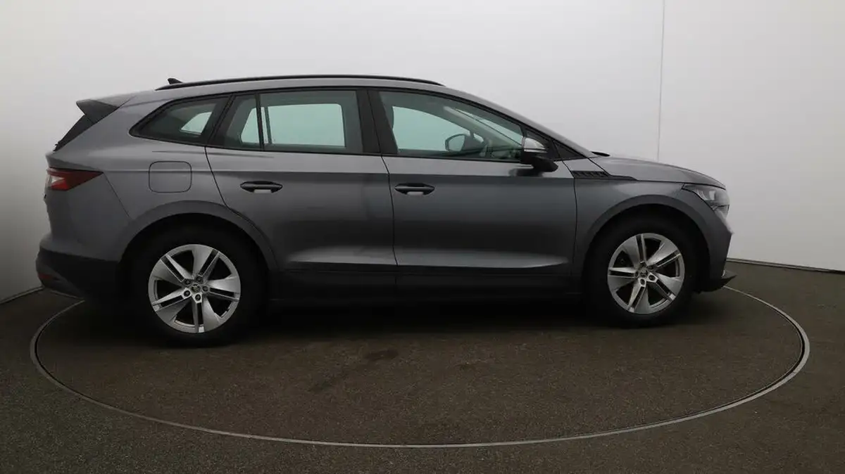 2022-skoda-enyaq-e-60-big-8