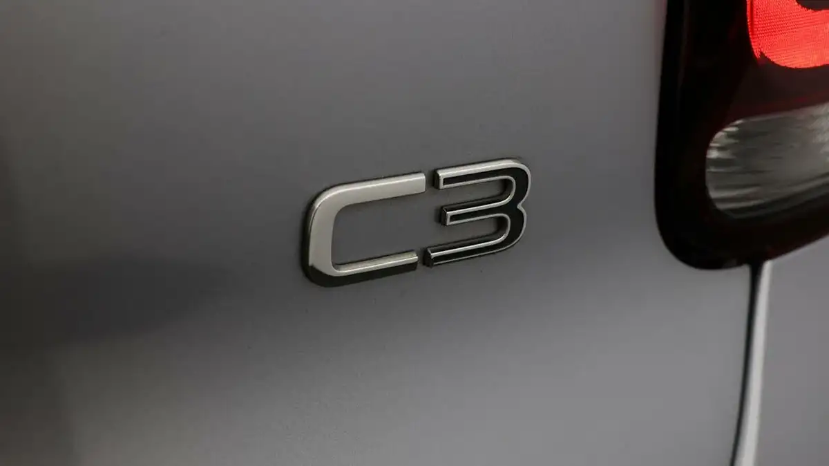 2022-citroen-c3-12-puretech-shine-plus-110ps-ss-big-20