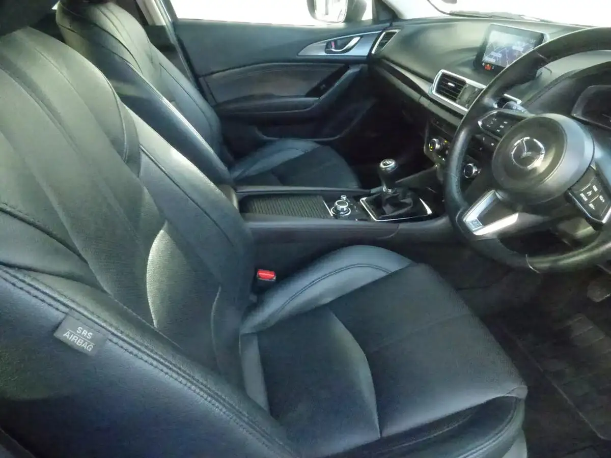 2017-mazda-mazda3-20-sport-nav-165ps-skyactiv-g-hatchback-5d-big-7