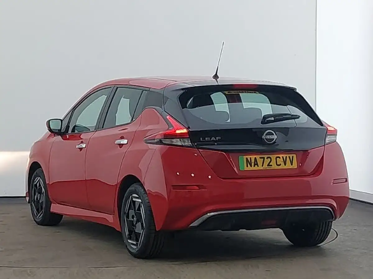 2022-nissan-leaf-e-acenta-39kwh-big-1