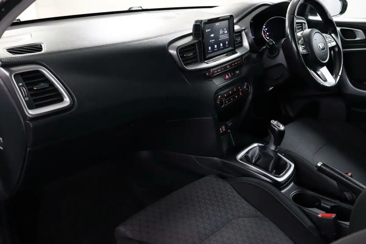2019-kia-ceed-16crdi-2-eco-hatchback-big-33