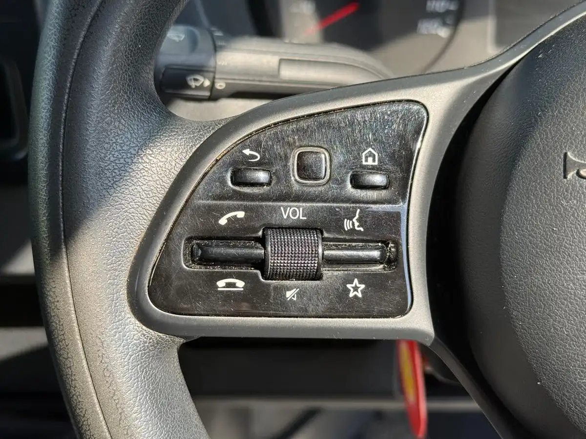 2018-mercedes-benz-sprinter-21cdi-311-l2h1-panel-van-rwd-eco-gear-360-big-27