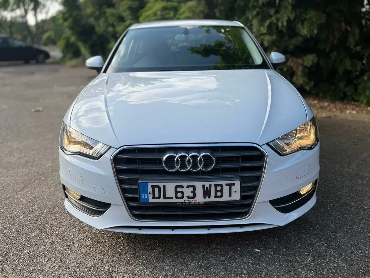2014-audi-a3-14-se-122ps-hatchback-3d-big-4
