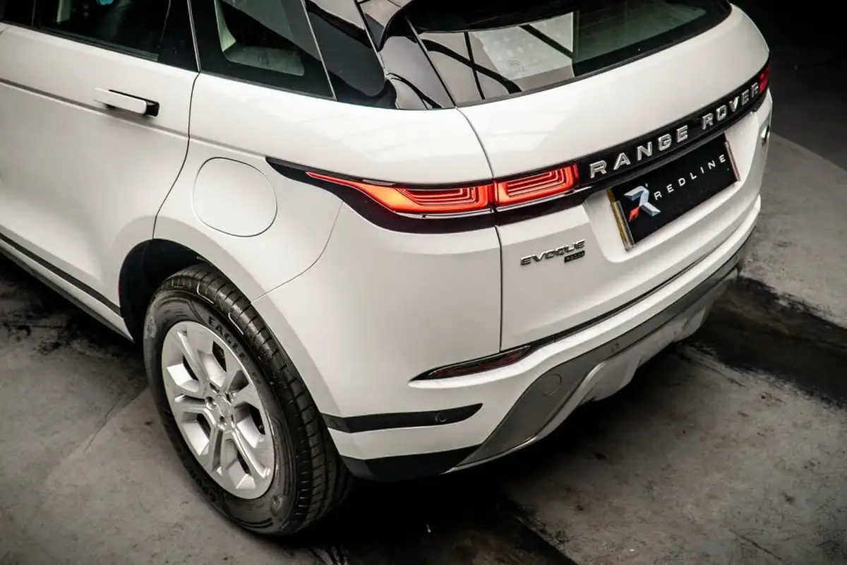 2021-land-rover-range-rover-evoque-15-p300e-s-big-19
