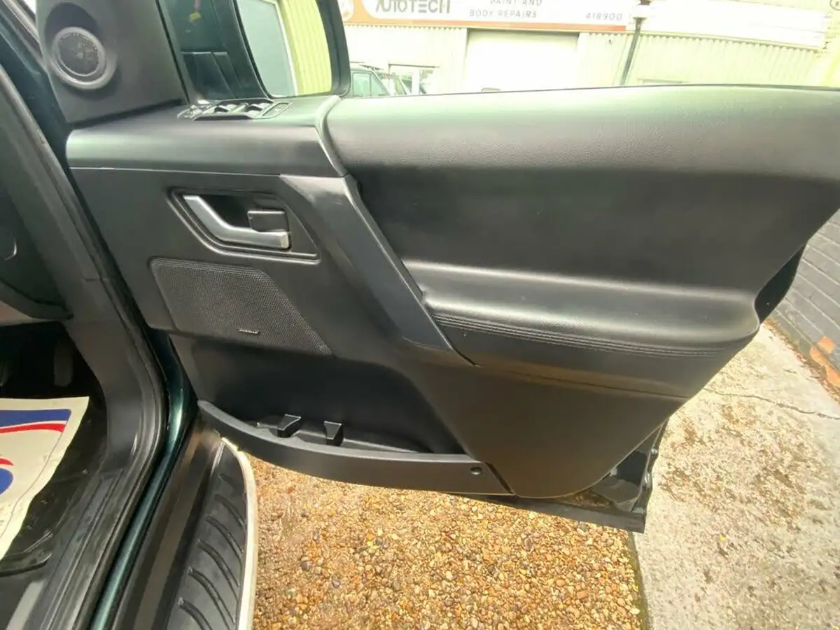 2014-land-rover-freelander-2-22sd4-xs-big-10