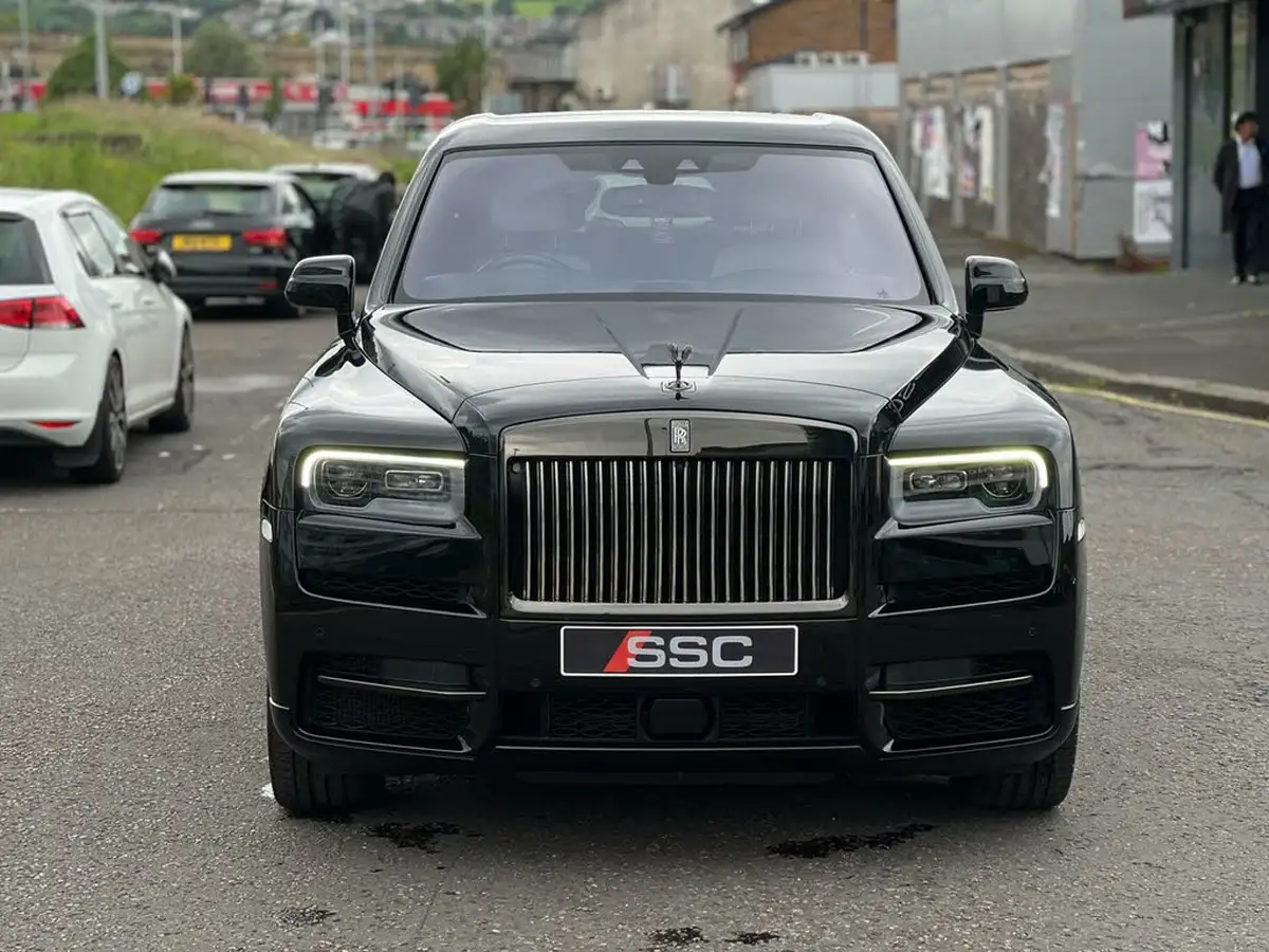 2020-rolls-royce-cullinan-675-black-badge-big-5