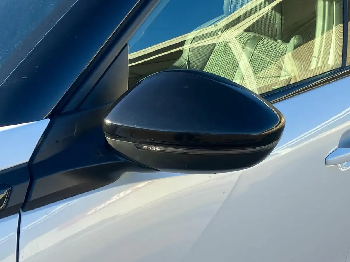 2021-peugeot-2008-suv-e-gt-50kwh-big-21