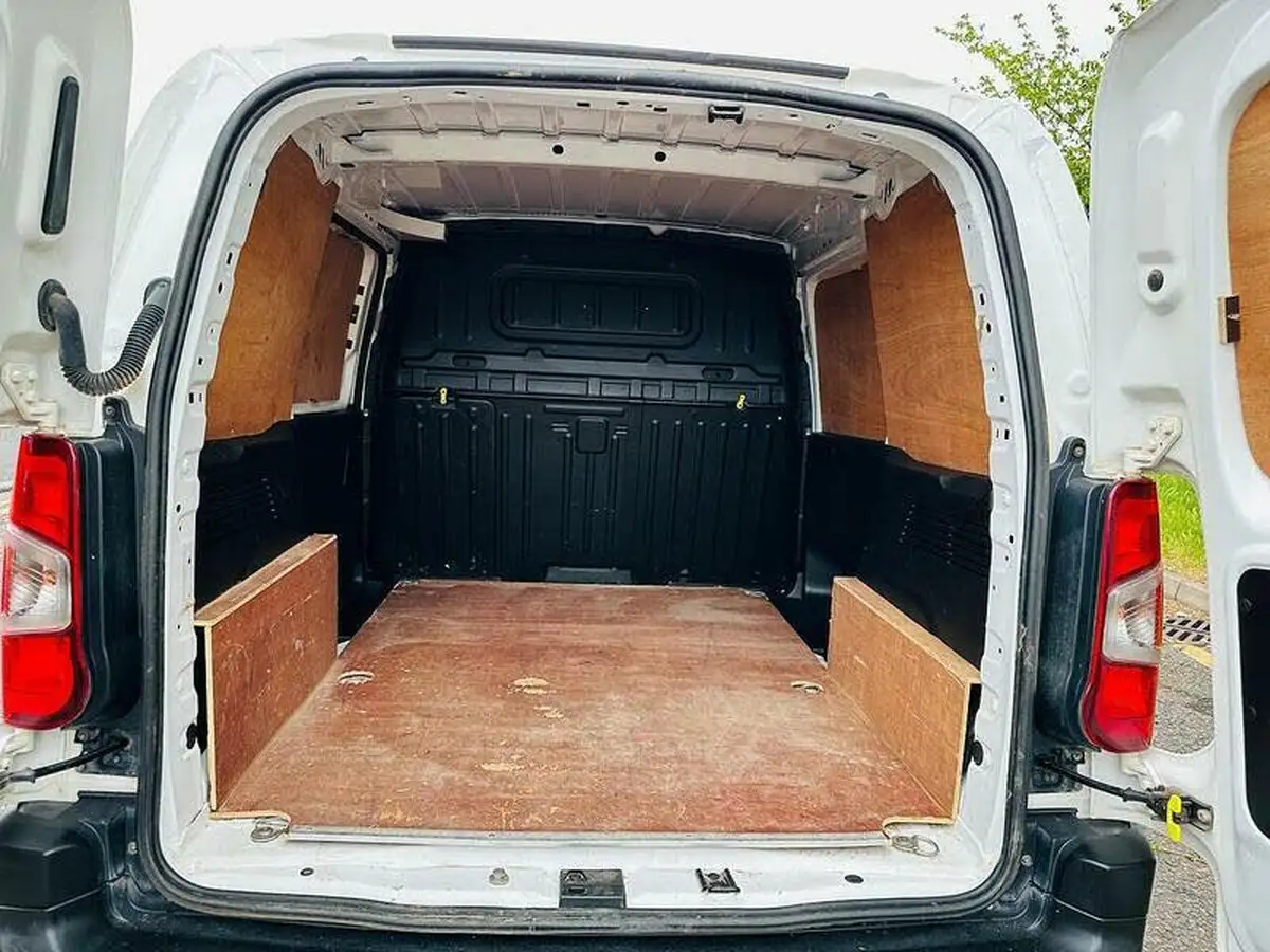 2020-peugeot-partner-15-bluehdi-1000-professional-100ps-eu6dt-panel-big-14
