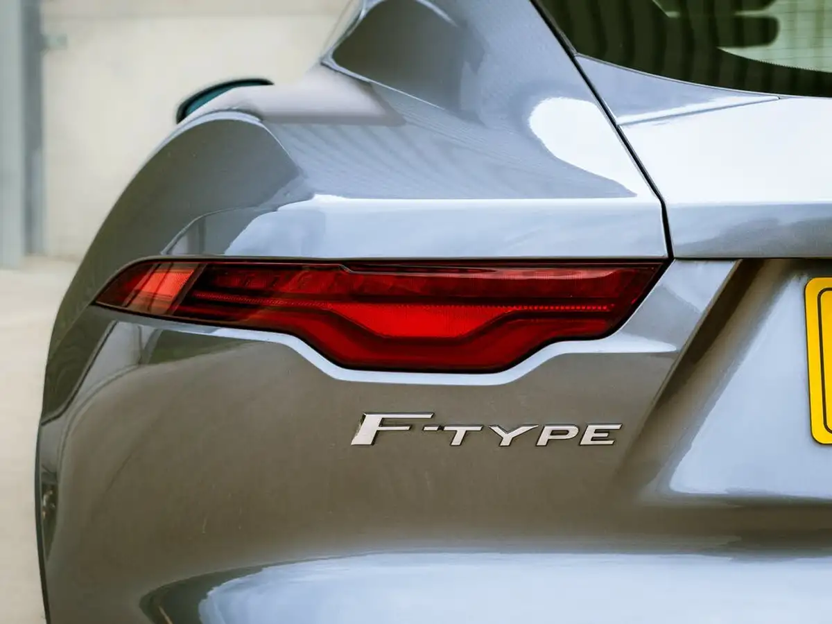 2021-jaguar-f-type-20-i4-r-dynamic-coupe-big-24