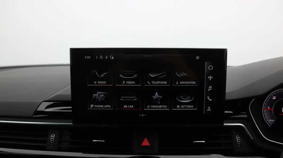 2023-audi-a4-avant-20-40-tdi-black-edition-big-11