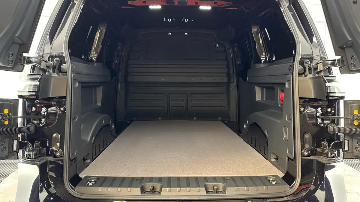 2025-volkswagen-id-buzz-cargo-e-commerce-286ps-79kwh-big-14