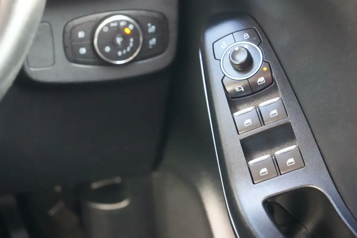 2022-ford-puma-suv-10-titanium-125ps-auto-big-31