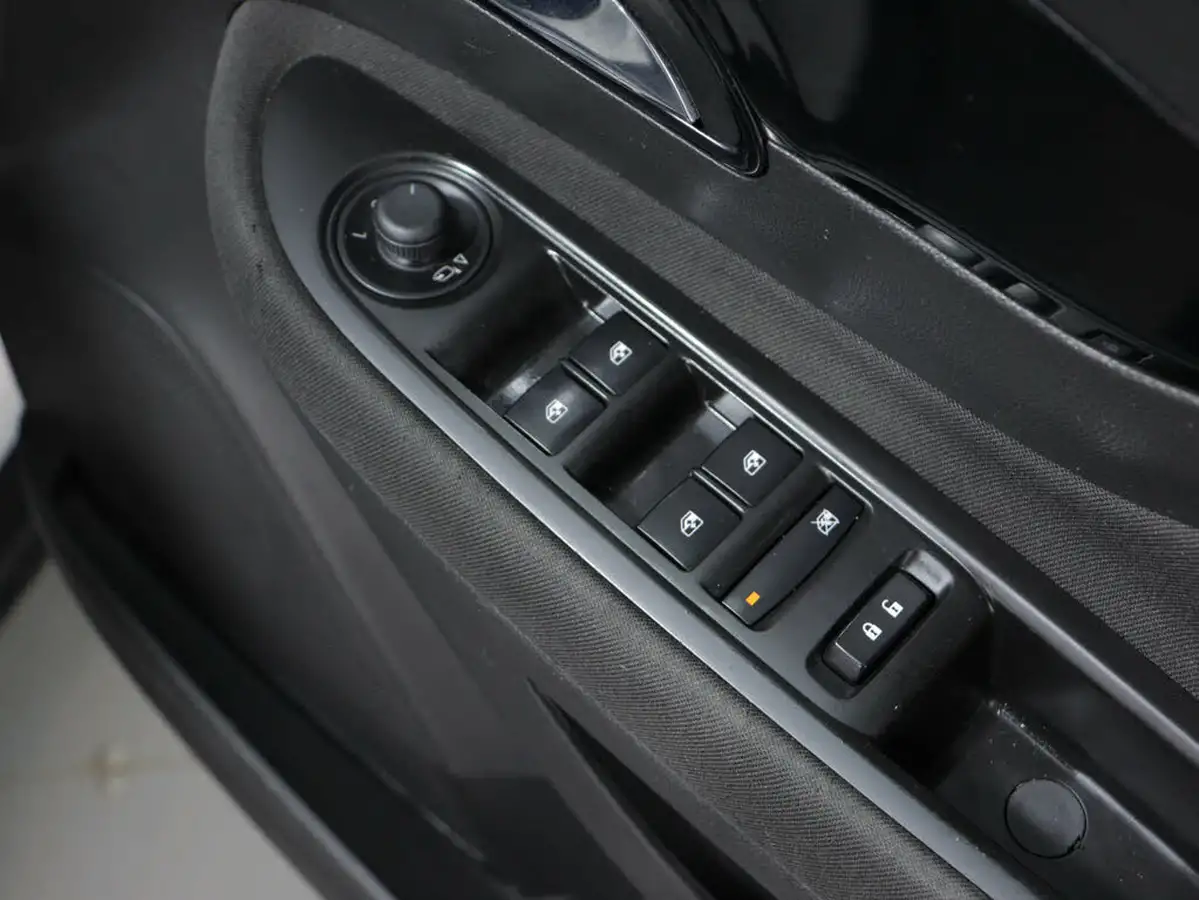 2018-vauxhall-mokka-x-14i-16v-turbo-design-nav-ssecotec-big-30