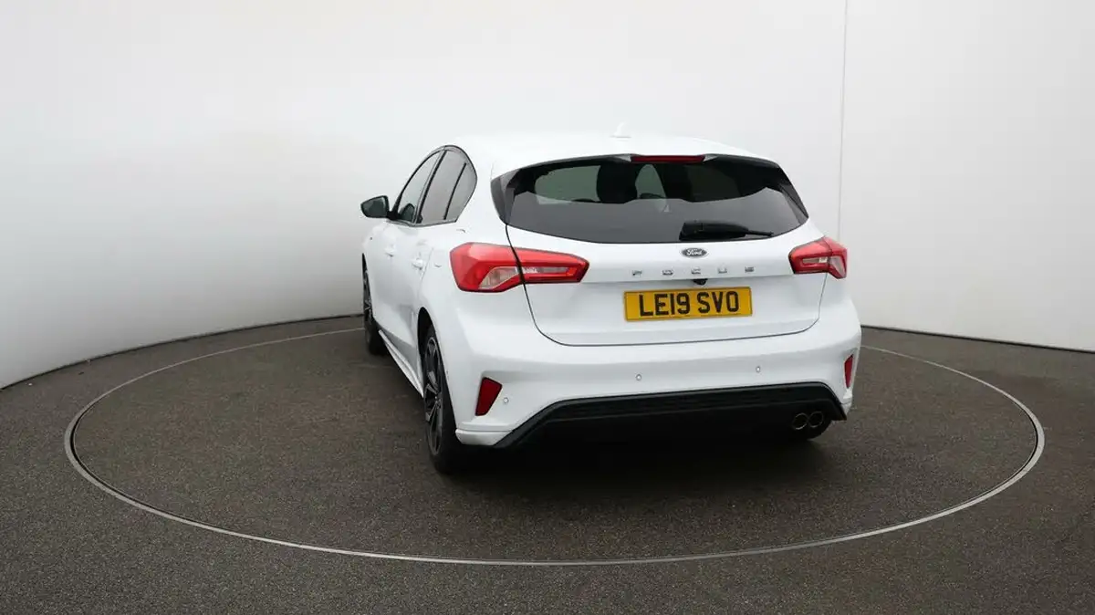 2019-ford-focus-10t-st-line-x-hatchback-big-60
