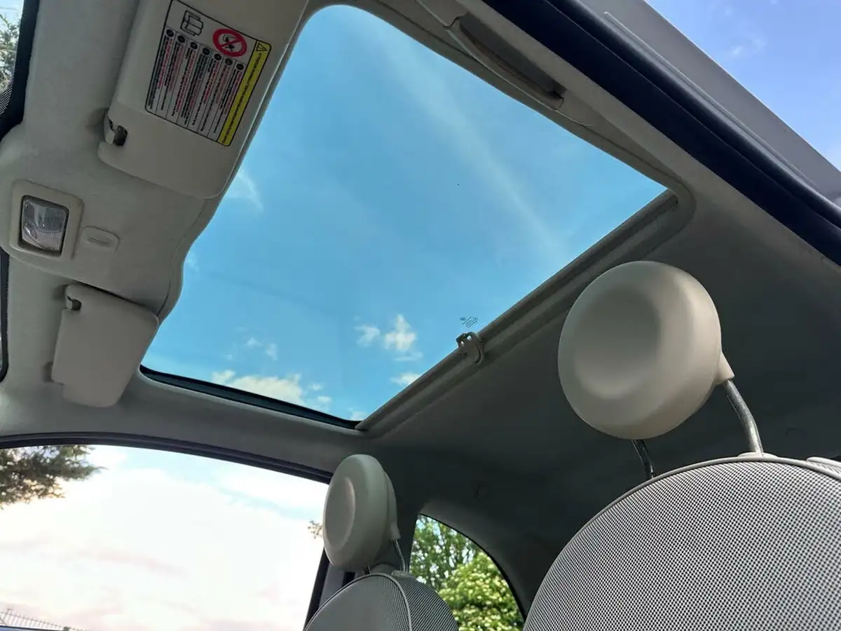 2011-fiat-500-12-lounge-big-30