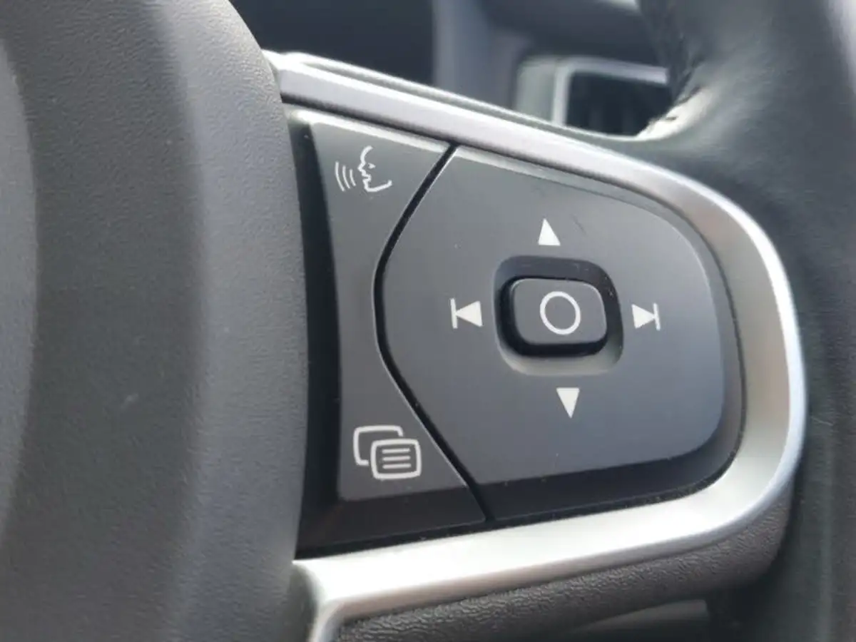 2020-volvo-xc60-20-b5-momentum-big-14