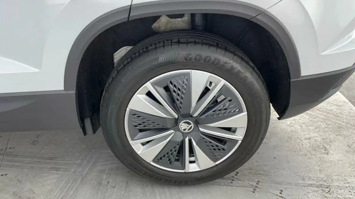 2023-skoda-karoq-15-tsi-se-drive-big-26