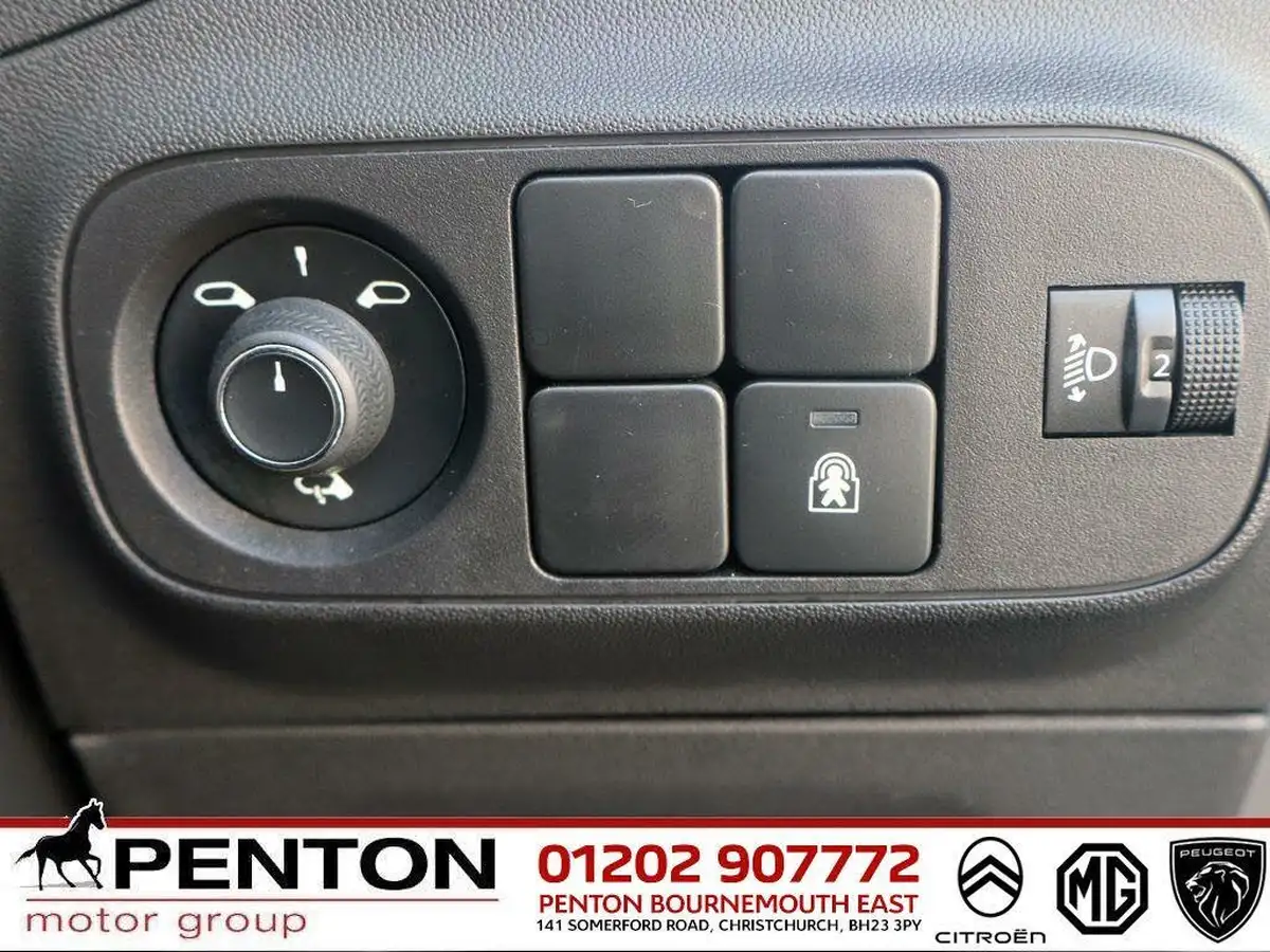 2022-citroen-c3-12-puretech-shine-plus-110ps-ss-eat6-big-22
