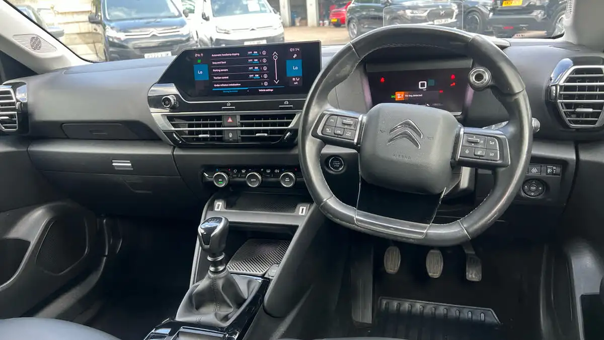 2021-citroen-c4-12-puretech-shine-130ps-big-3